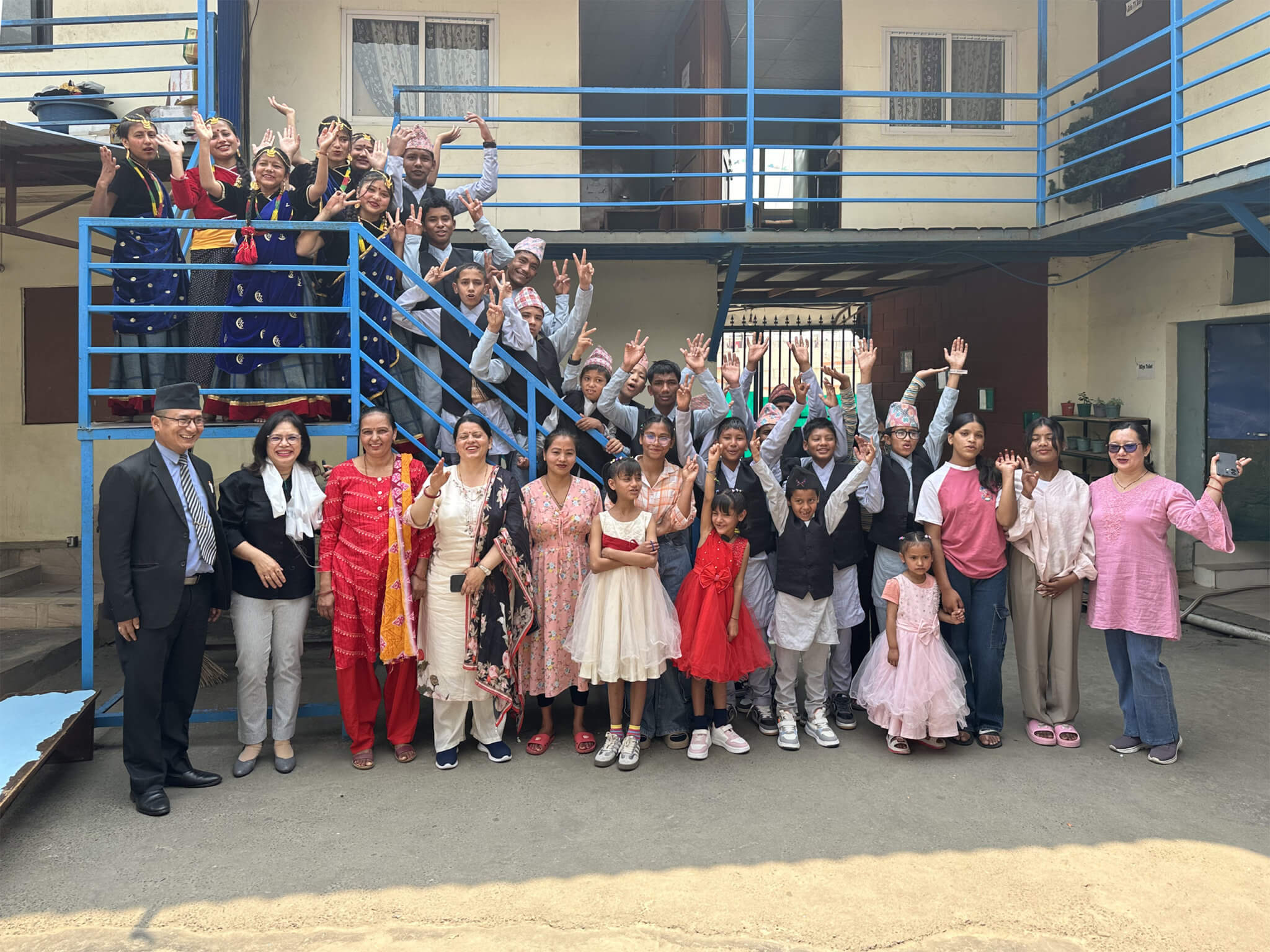 Group photo at the Punarbal Plus center